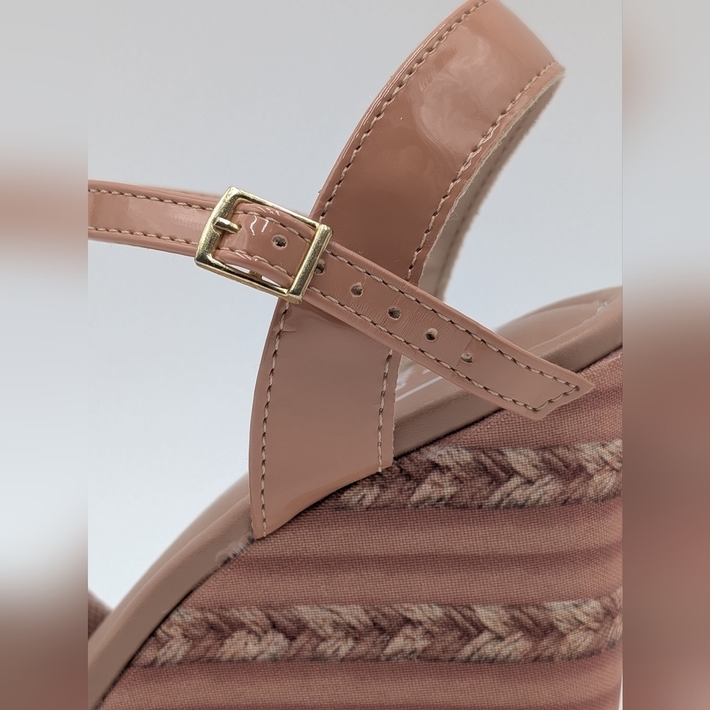 NEW Moleca Wedge Platform Sandals Women Size US 8 /EU 39 Nude/Pink Gold Buckles - Picture 4 of 17